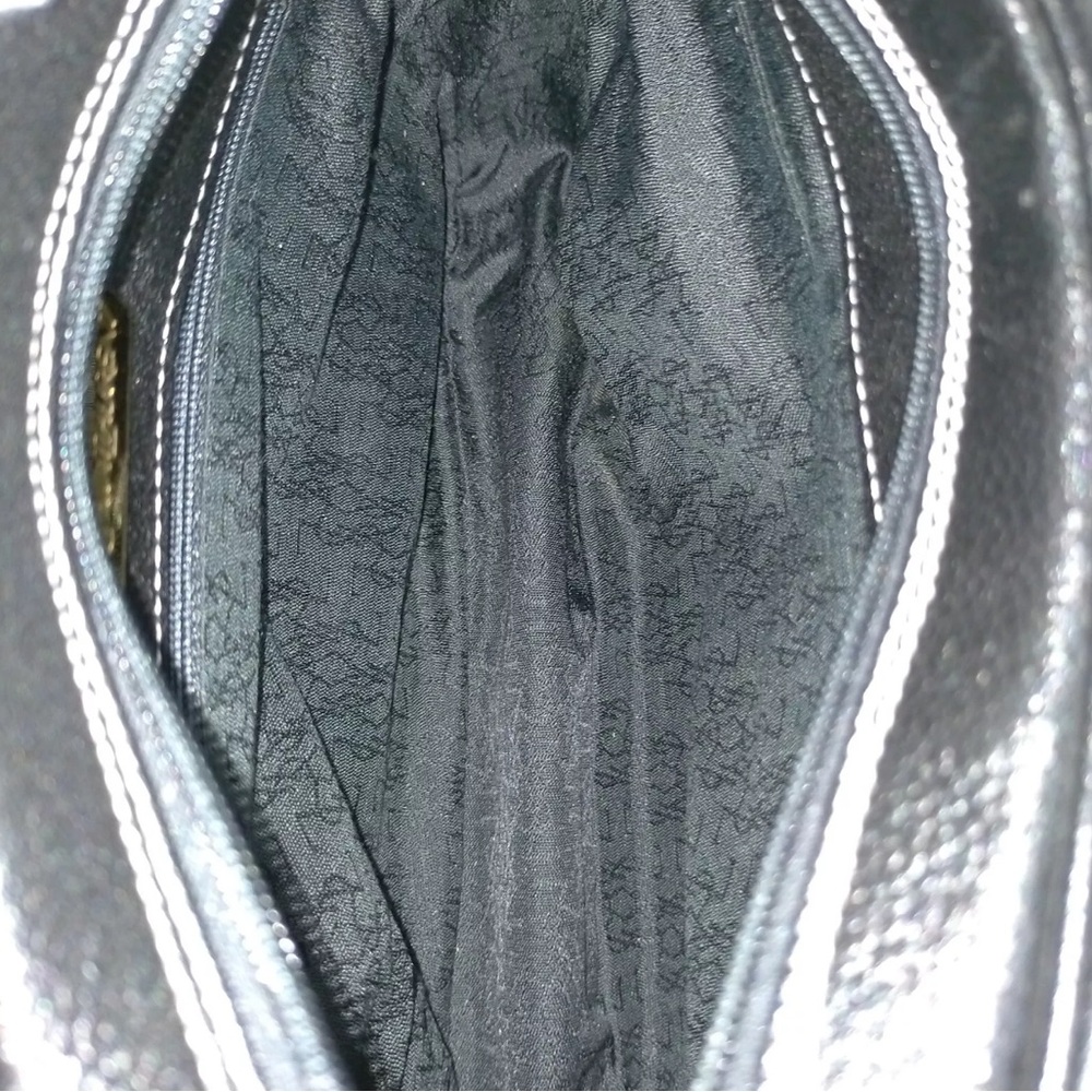 YSL LOGO LEATHER SHOULDER BAG - Picture 8 of 11
